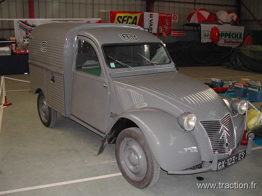 2014_Madine (14).JPG - 29ème Retro Meus'Auto au Lac de Madine, Citroen 2cv Fourgon